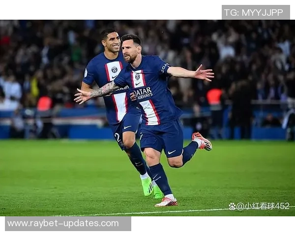 友谊赛精彩对决巴黎圣日耳曼与波尔图战成平局引发全场热烈反响